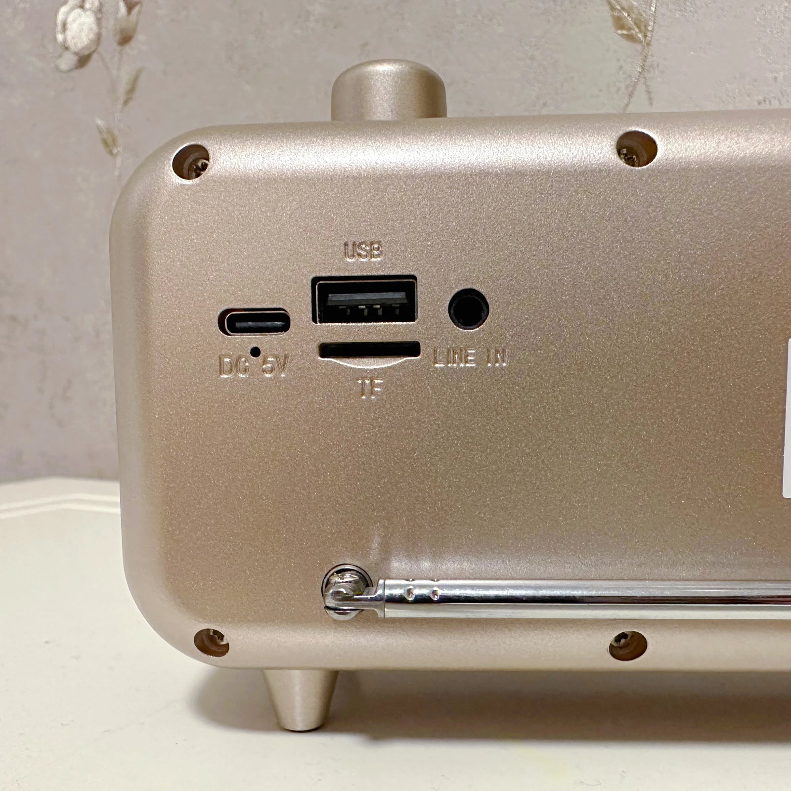 Retro Bluetooth Speaker with FM Radio