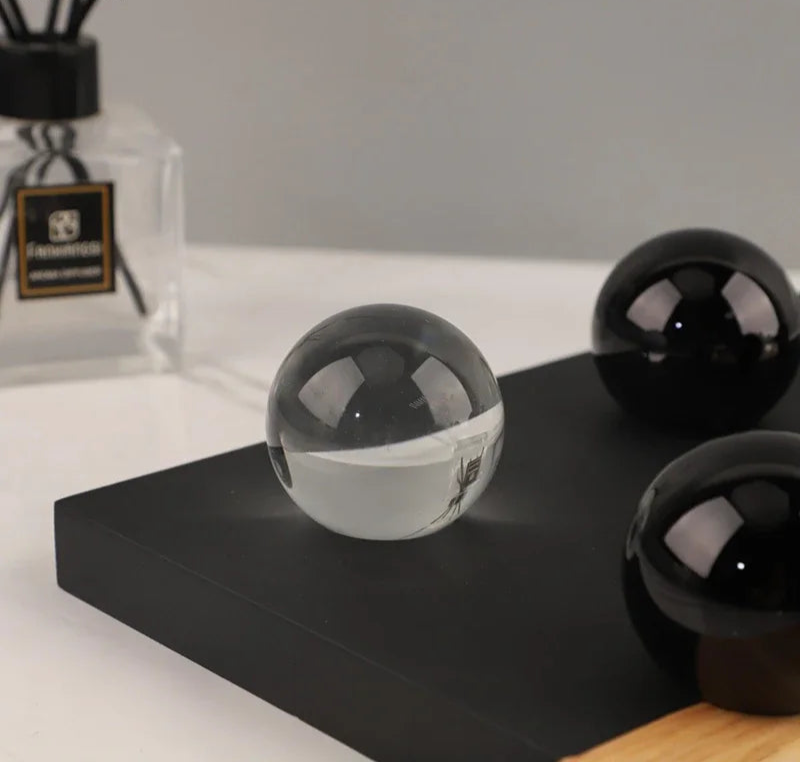 Minimalist Crystal Tic-Tac-Toe Game