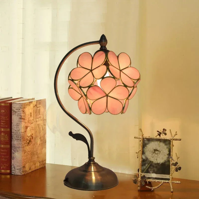 Retro Shell Table Lamp
