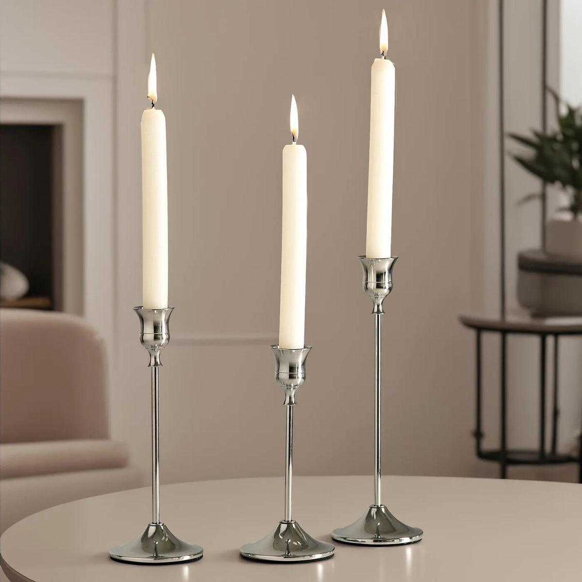 European-Style Minimalist Metal Candlestick Holders