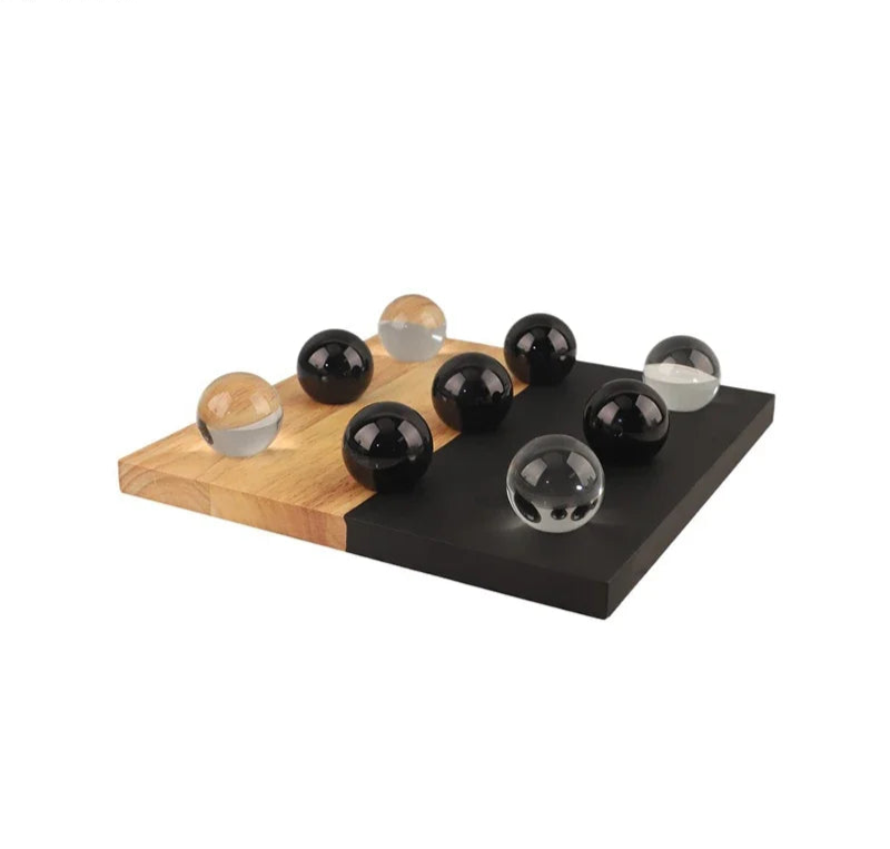 Minimalist Crystal Tic-Tac-Toe Game