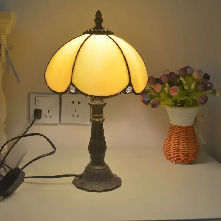 Retro Shell Table Lamp