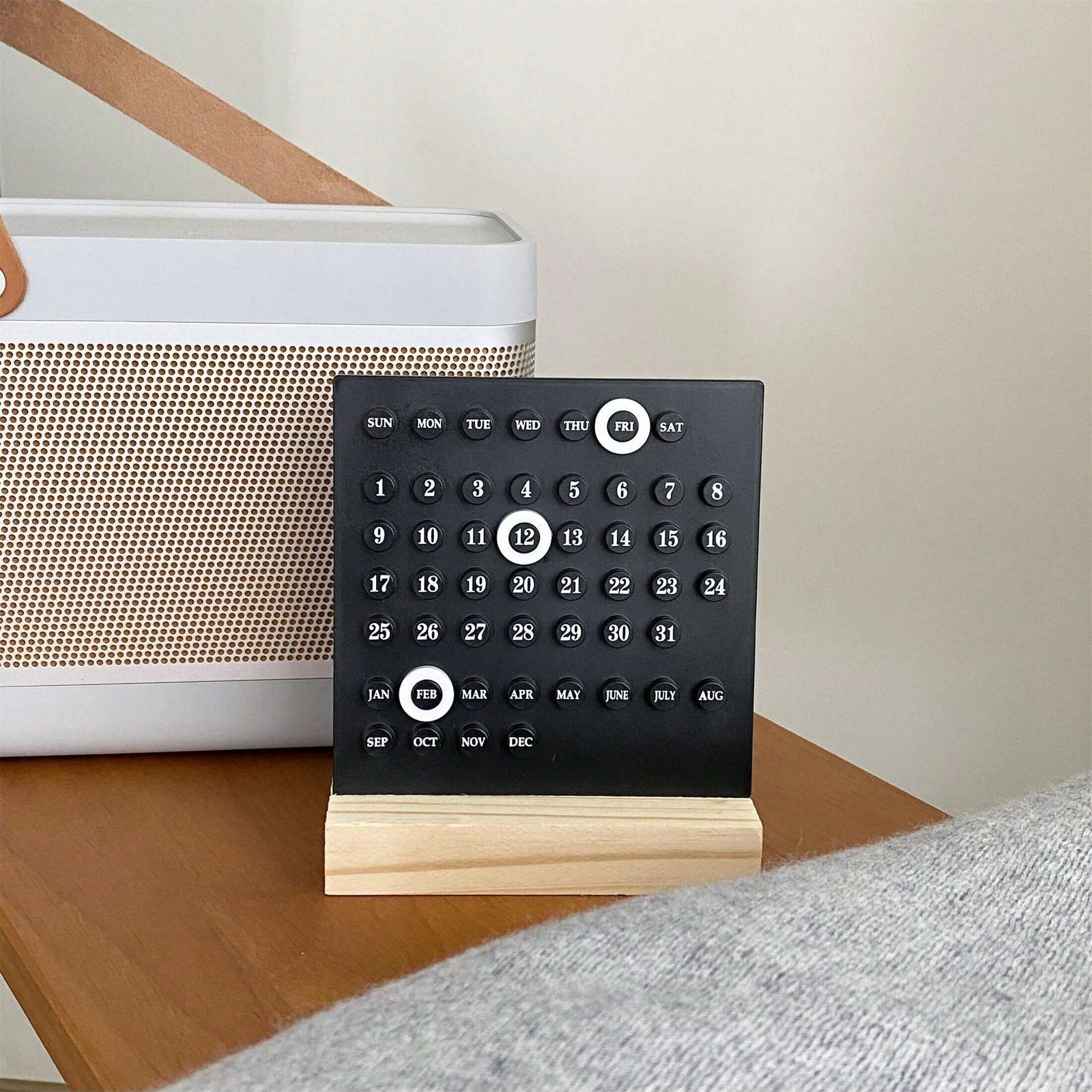 Mini DIY Desktop Calendar