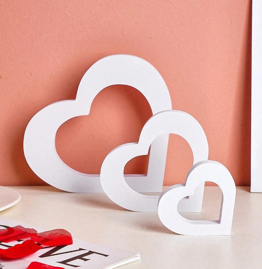 3-Piece White Heart-Shaped Decorative Set