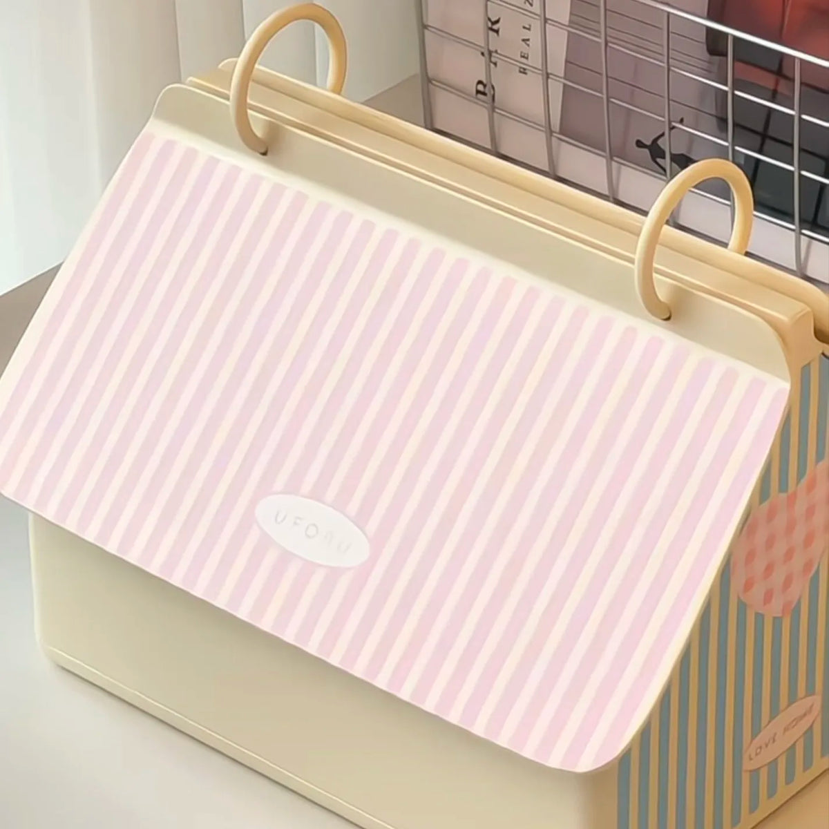 House-Shaped 9-Grid Jewelry Storage Box with Flip Cover