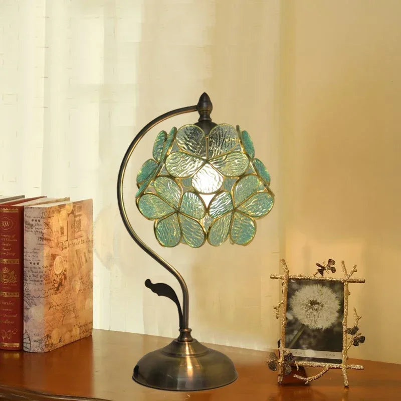 Retro Shell Table Lamp