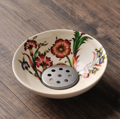 Oriental-Inspired Soap Dish with Drainage Feature