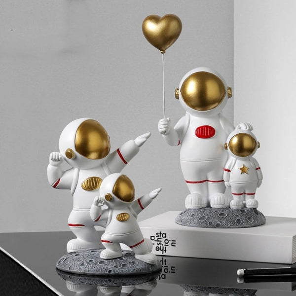 Astronaut Family Decorative Figurine